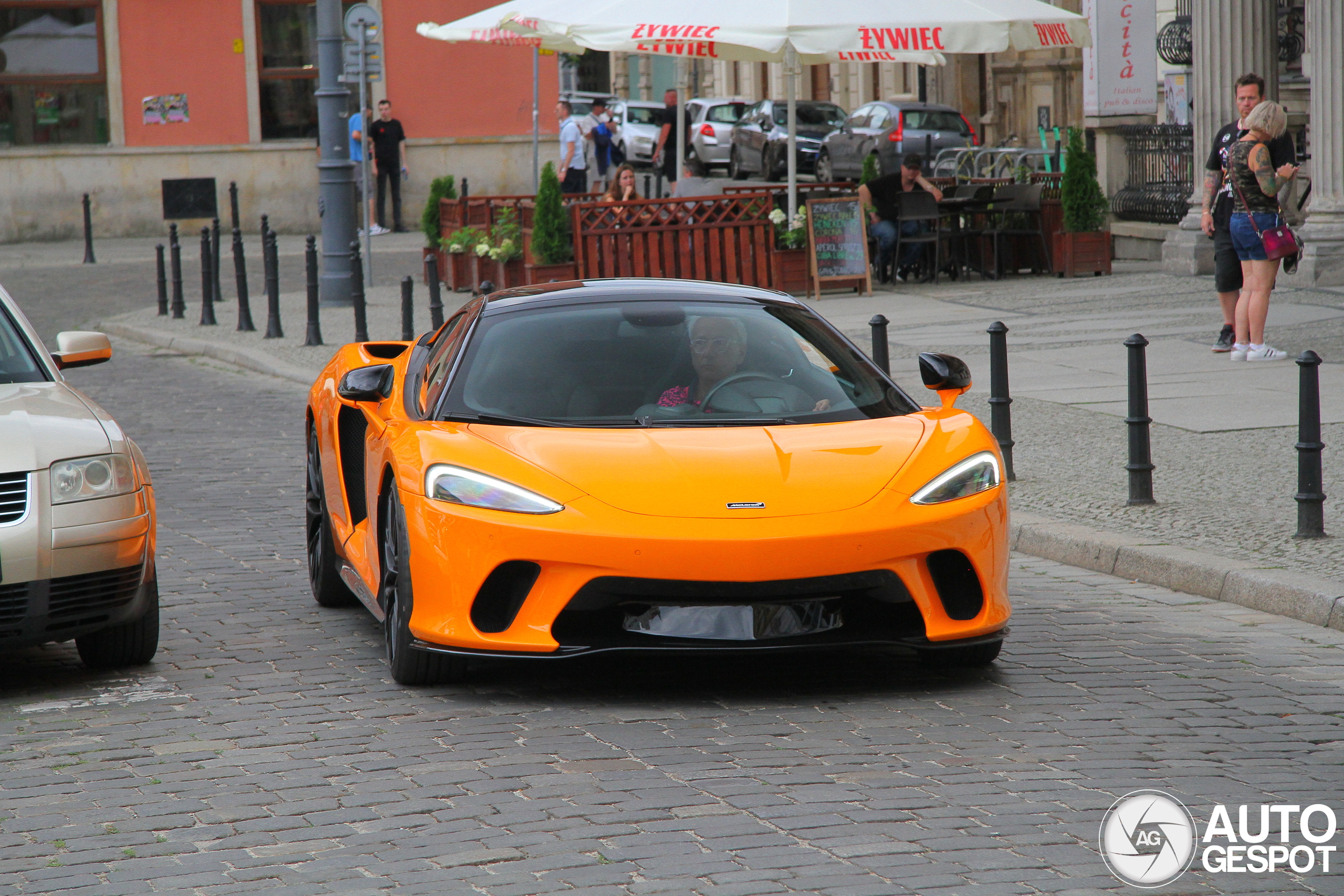 McLaren GT