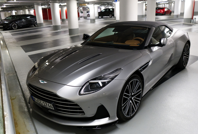 Aston Martin DB12 Volante