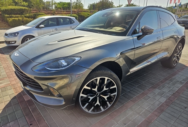 Aston Martin DBX