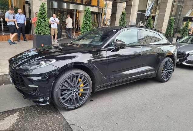 Aston Martin DBX707