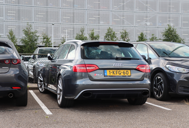 Audi RS4 Avant B8