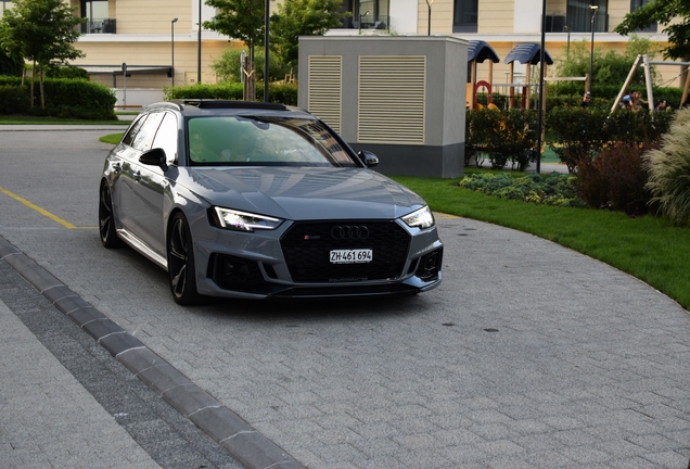 Audi RS4 Avant B9