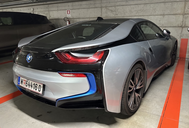 BMW i8