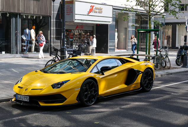 Lamborghini Aventador LP770-4 SVJ