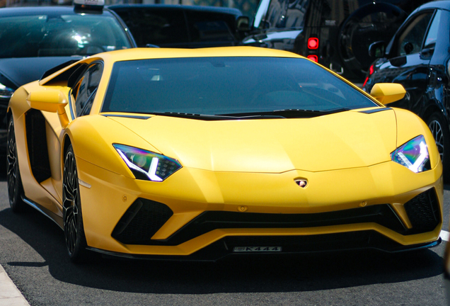 Lamborghini Aventador S LP740-4