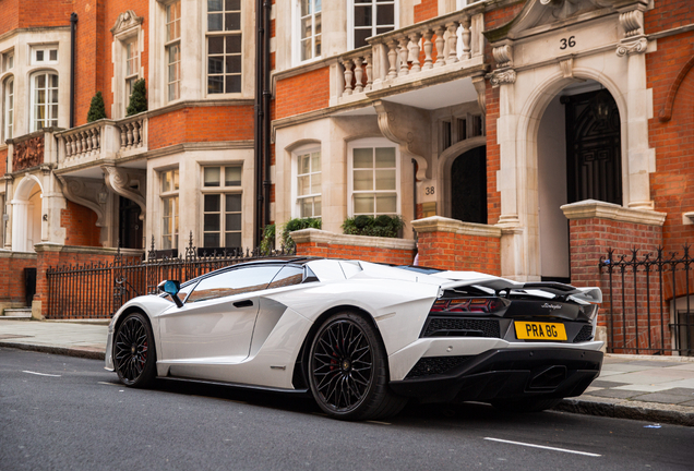 Lamborghini Aventador S LP740-4 Roadster