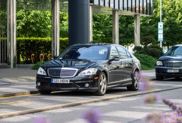 Mercedes-Benz S 63 AMG W221