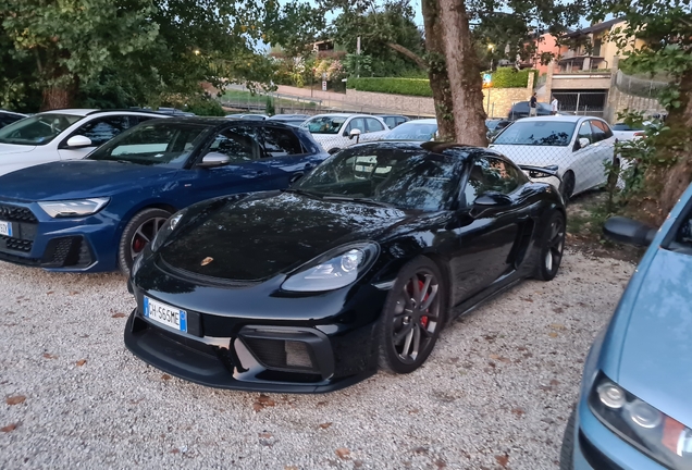 Porsche 718 Cayman GT4