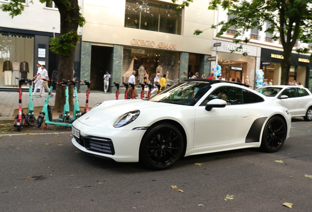 Porsche 992 Carrera 4S