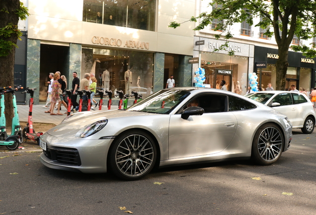 Porsche 992 Carrera 4S