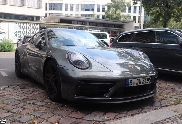 Porsche 992 Carrera GTS