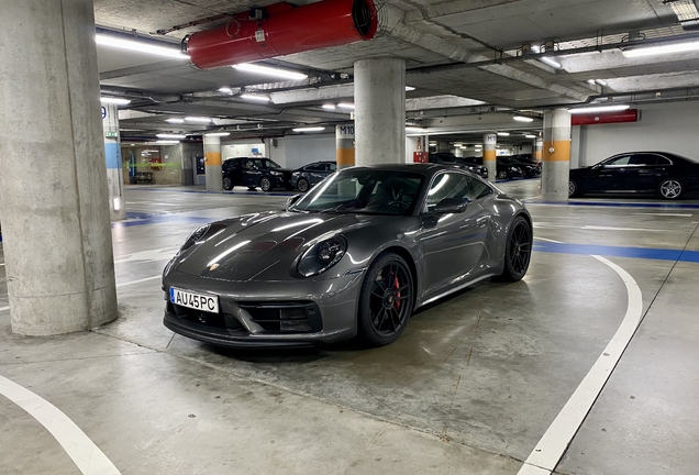 Porsche 992 Carrera GTS