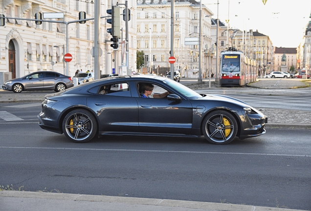 Porsche Taycan Turbo S