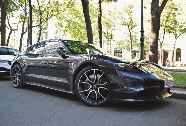 Porsche Taycan Turbo S Sport Turismo