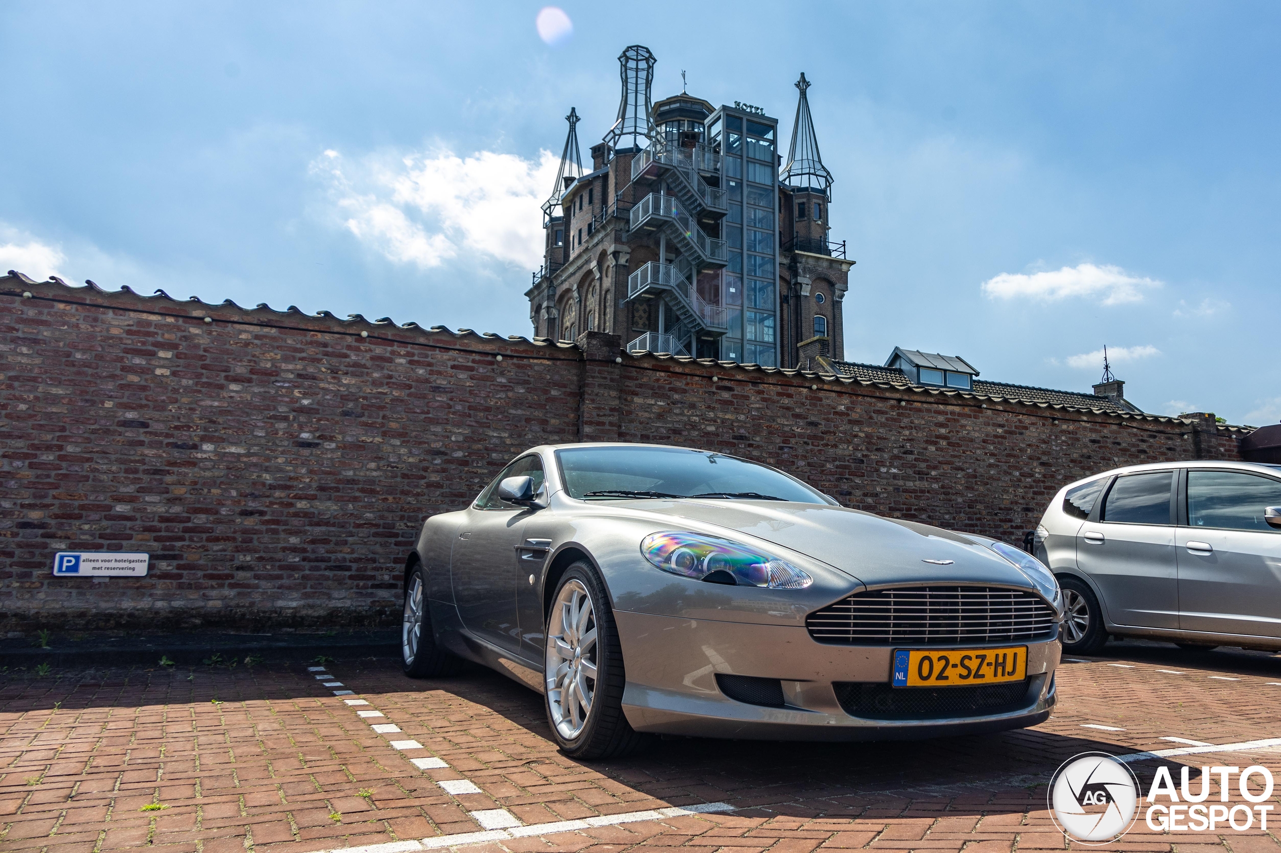 Aston Martin DB9