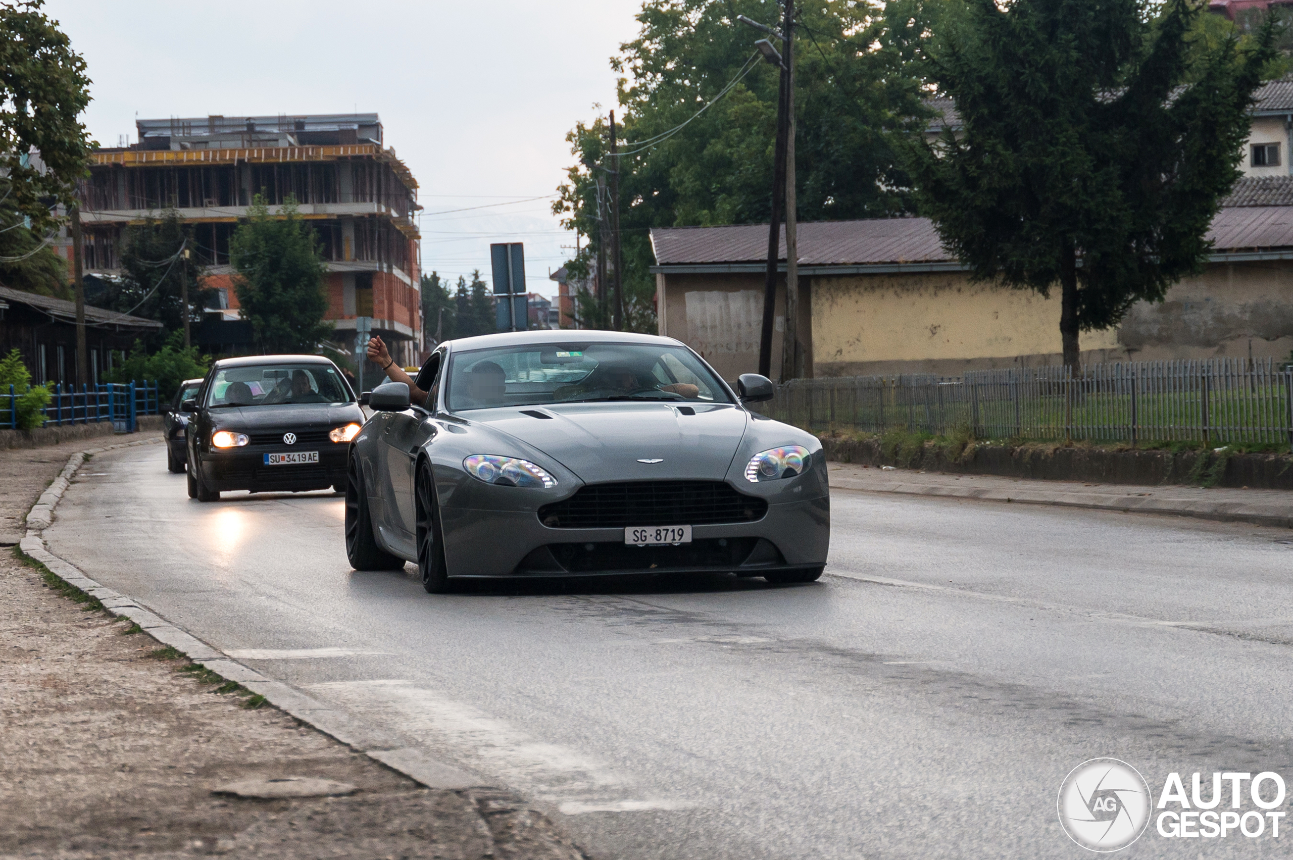 Aston Martin V8 Vantage 2012