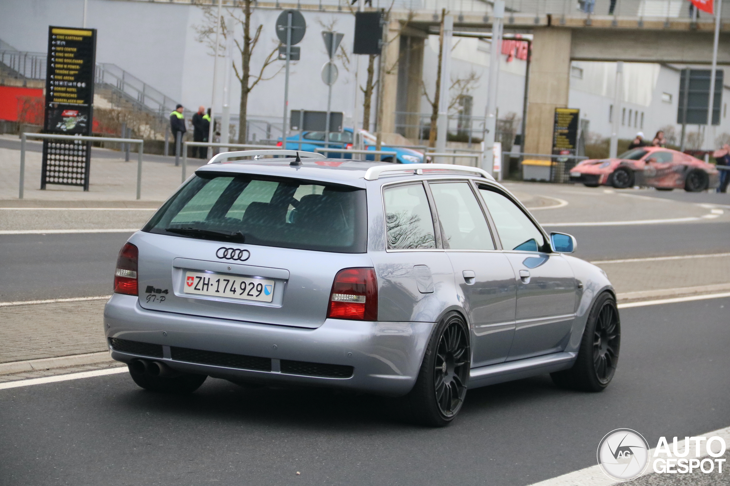 Audi RS4 Avant B5