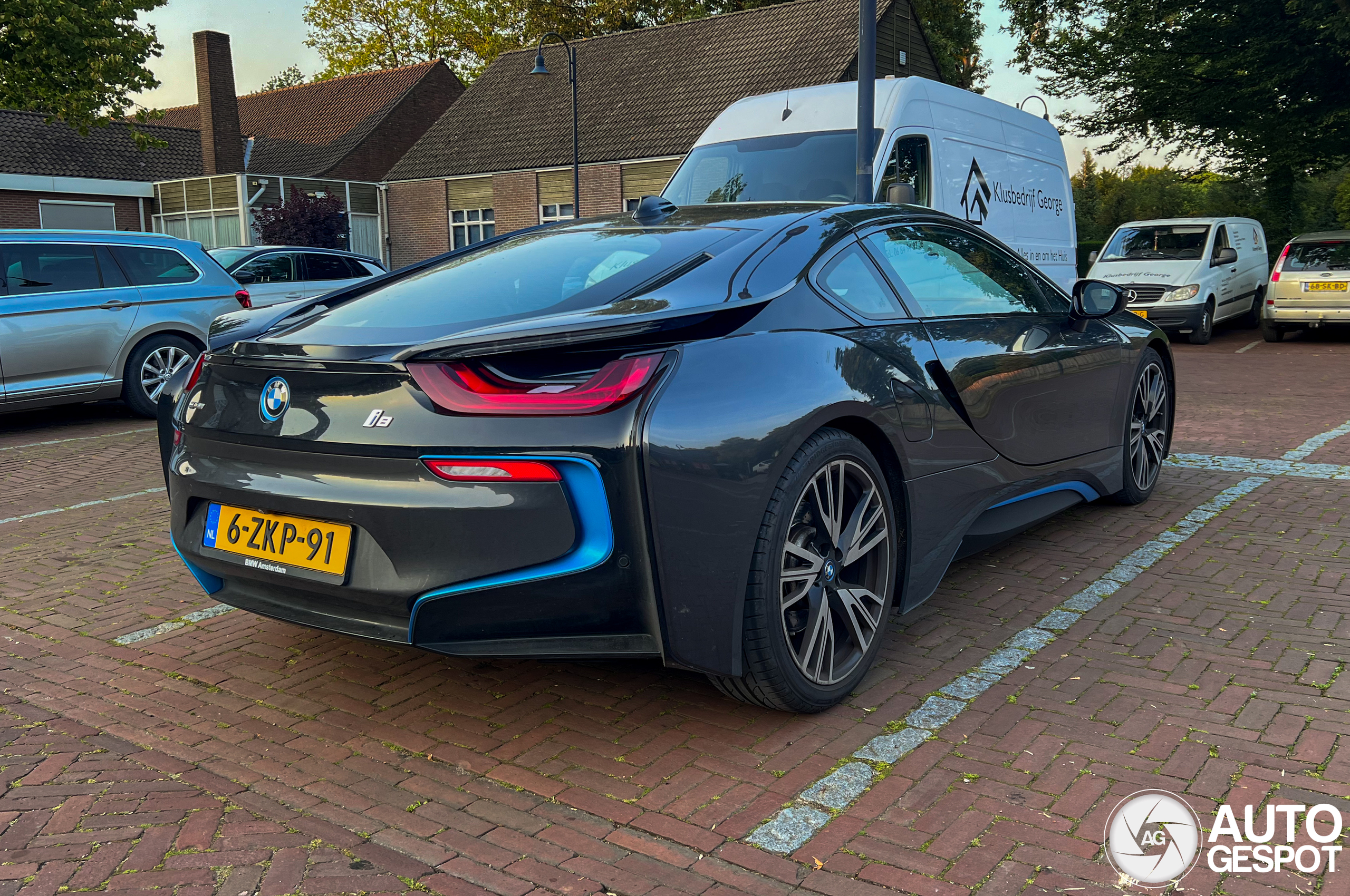 BMW i8