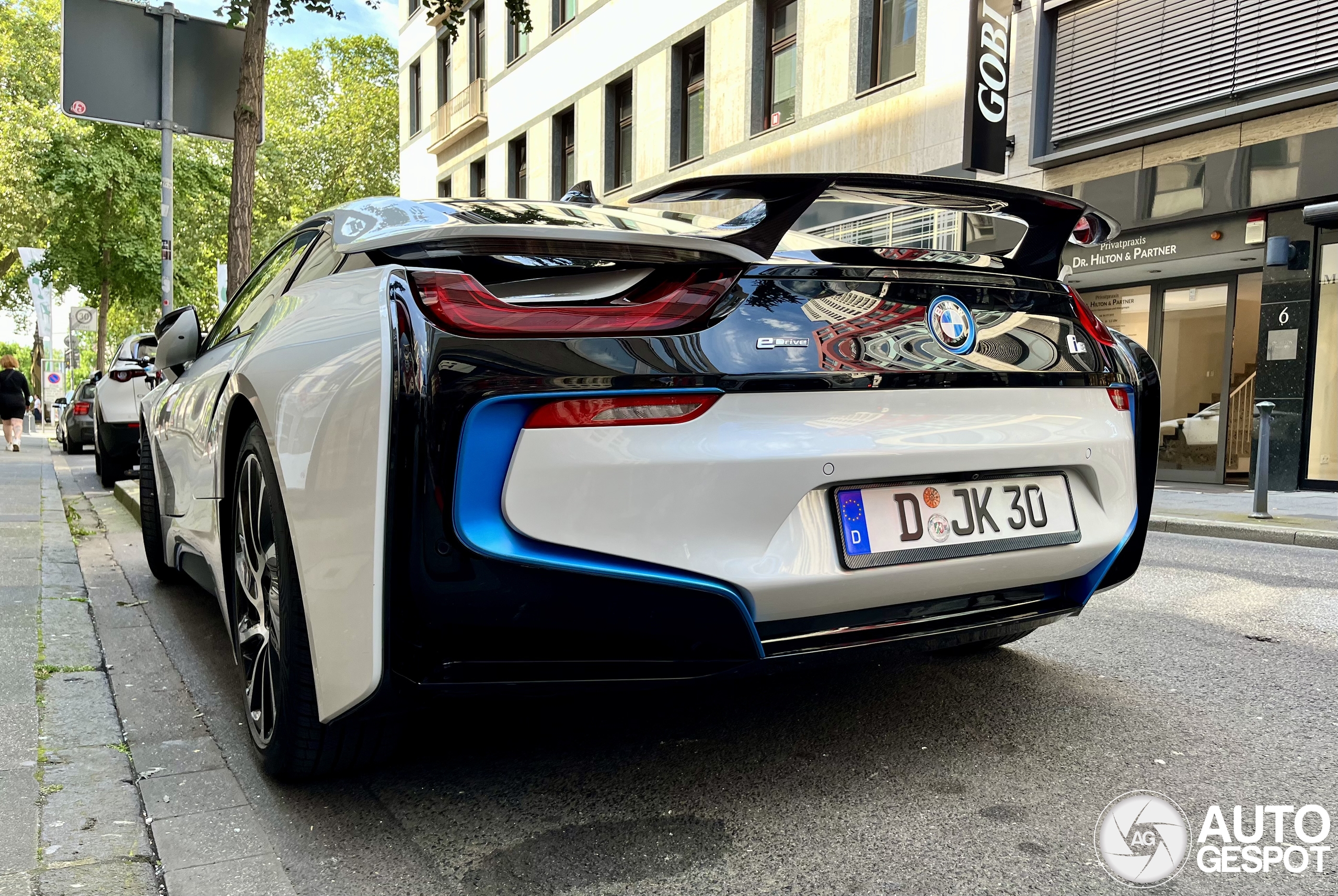 BMW i8