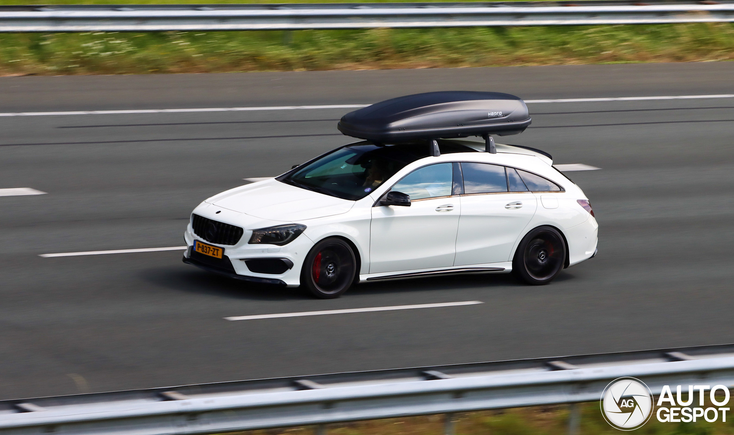 Mercedes-Benz CLA 45 AMG Shooting Brake