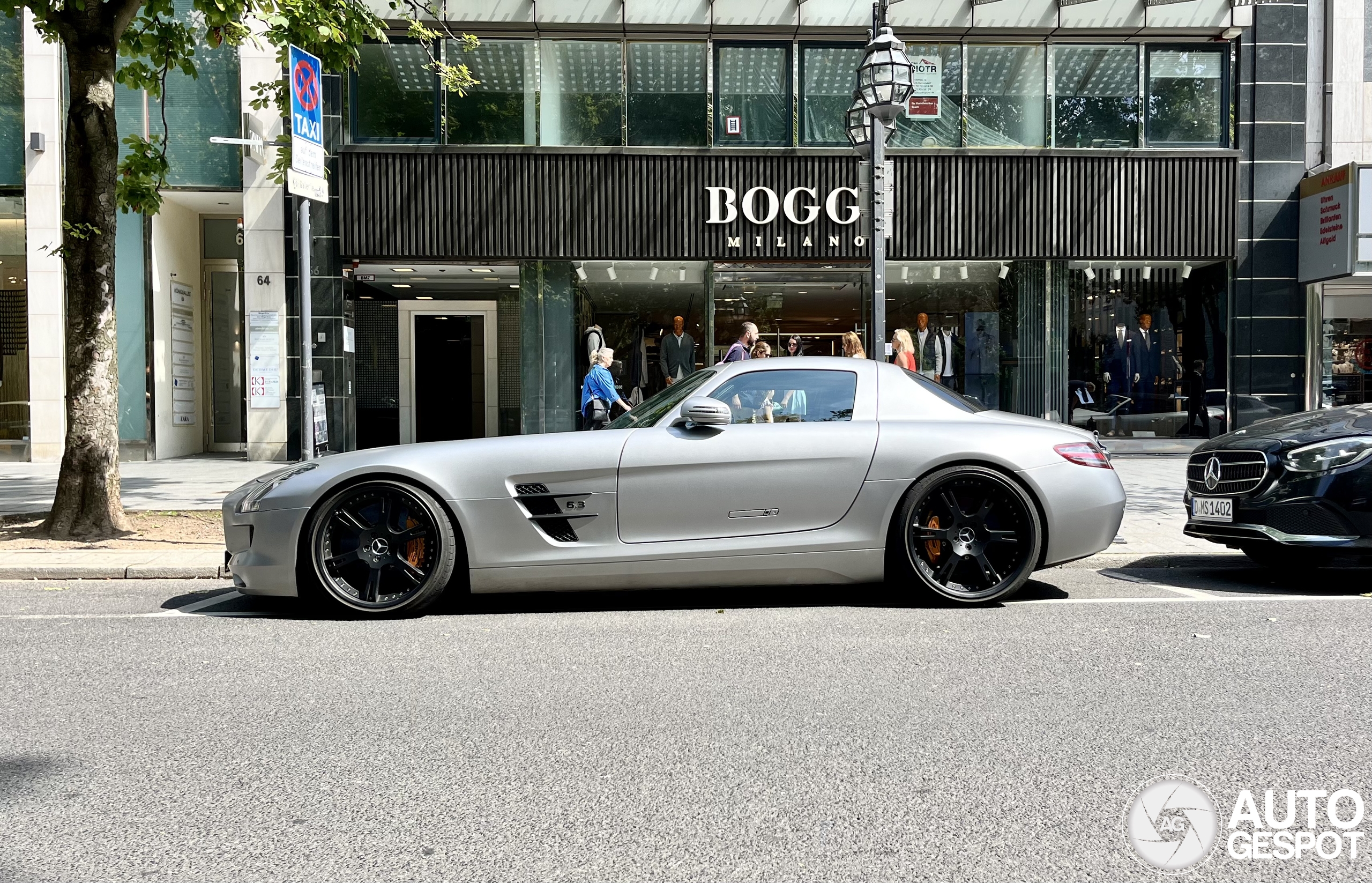 Mercedes-Benz SLS AMG