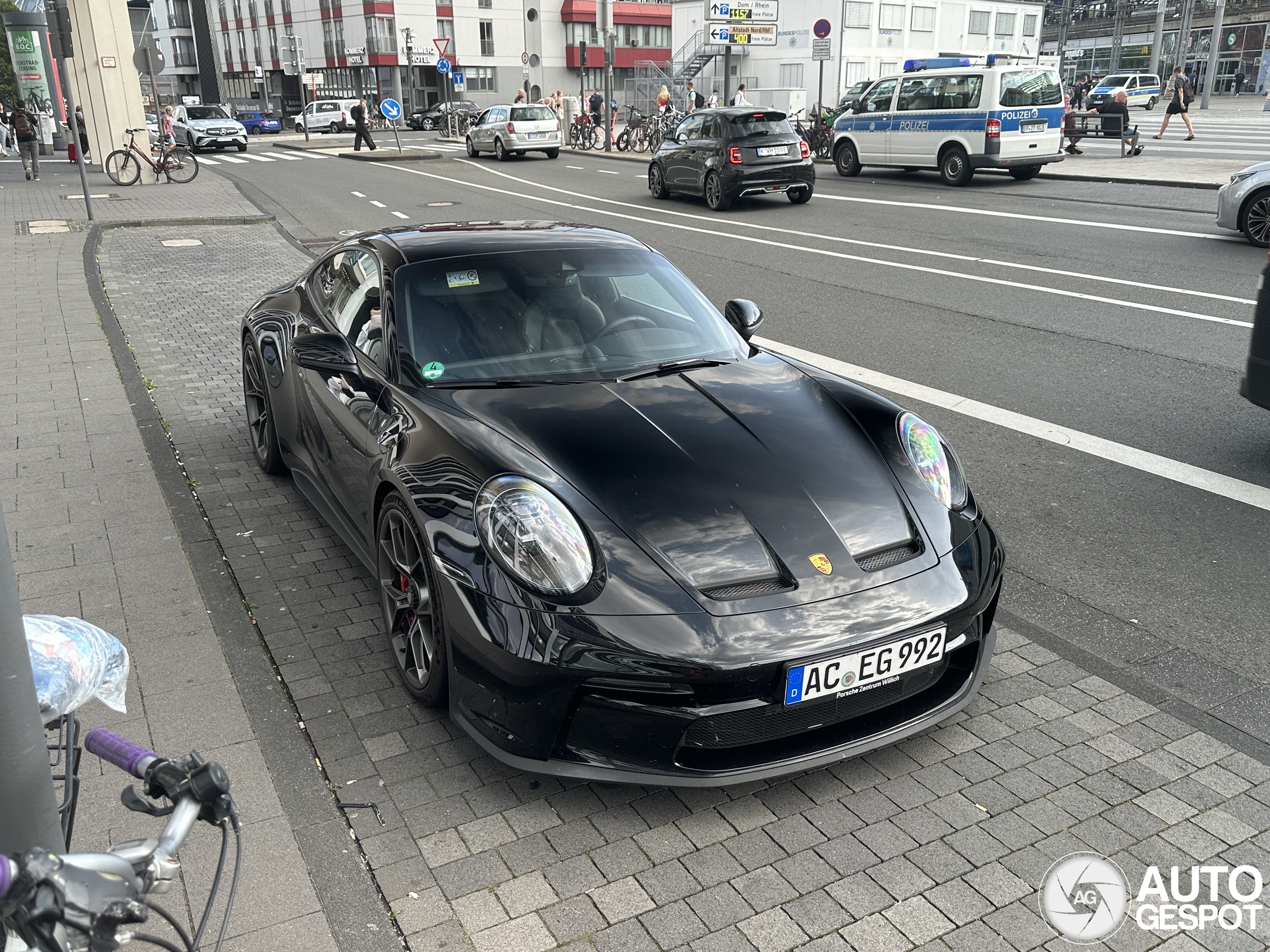 Porsche 992 GT3 Touring