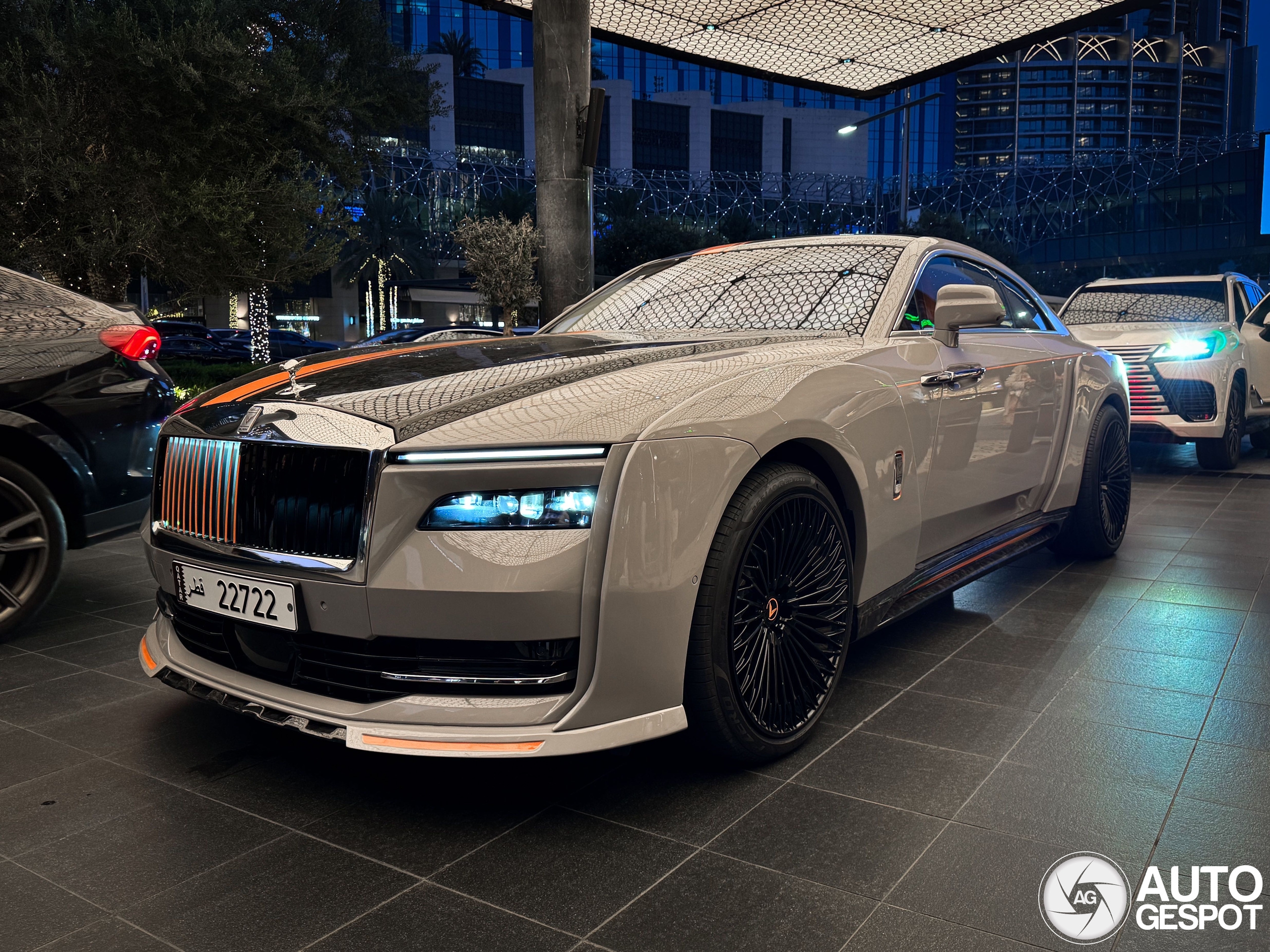 Rolls-Royce Spectre Venuum Black