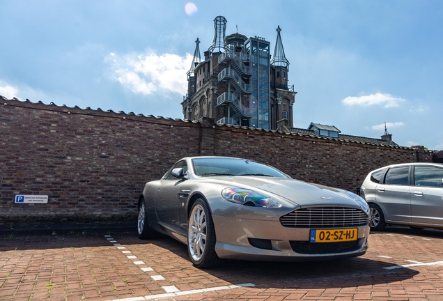 Aston Martin DB9