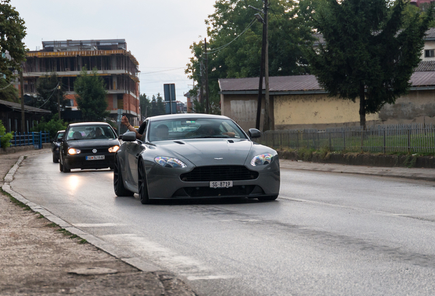 Aston Martin V8 Vantage 2012