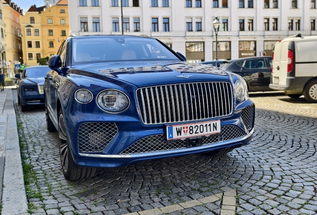 Bentley Bentayga Hybrid Azure 2024