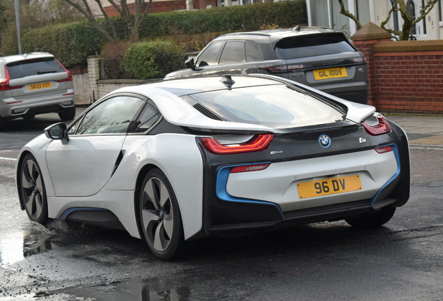 BMW i8