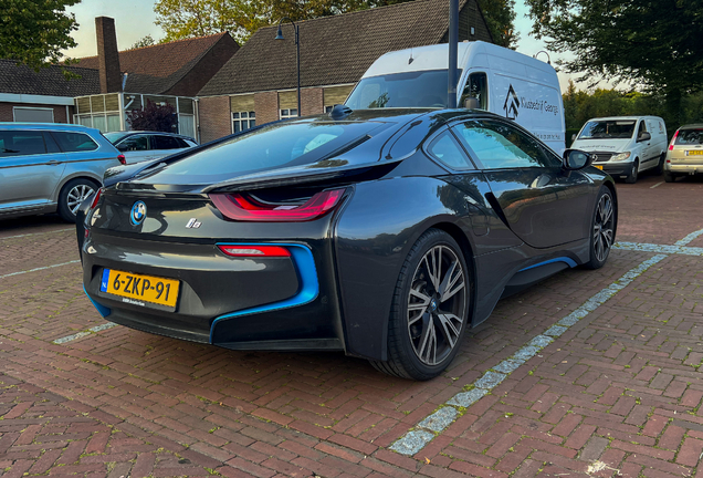 BMW i8