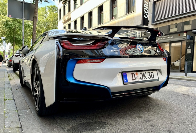 BMW i8