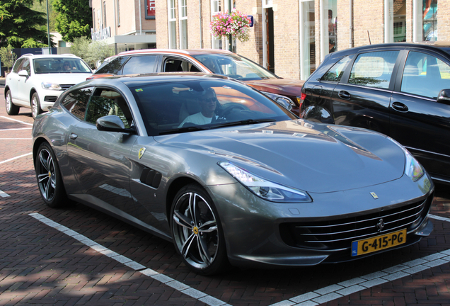 Ferrari GTC4Lusso