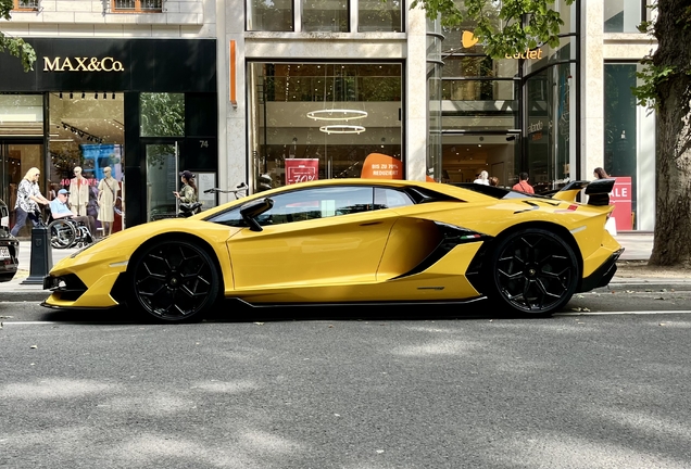 Lamborghini Aventador LP770-4 SVJ