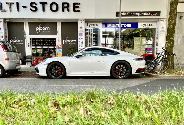 Porsche 992 Carrera 4S