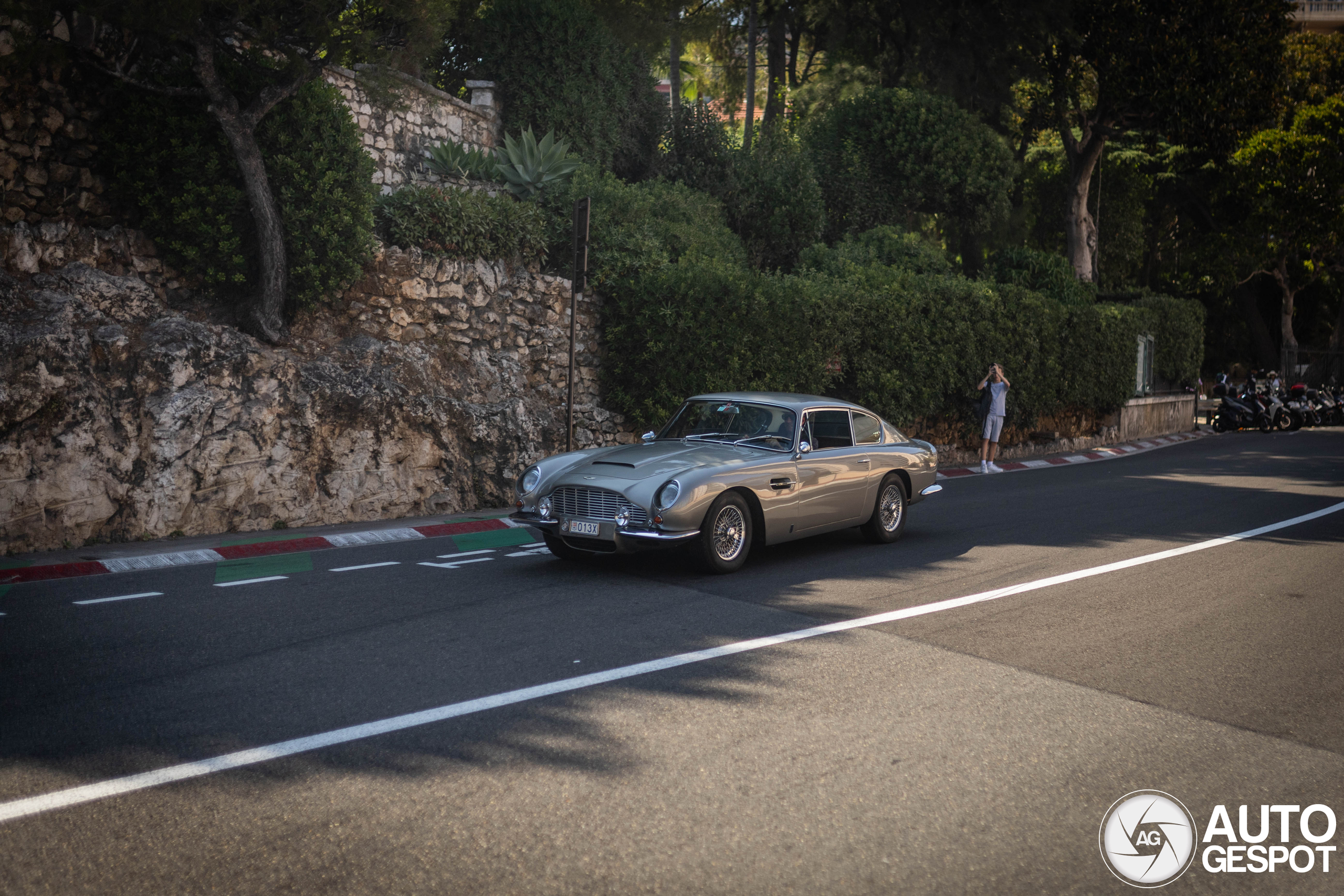 Aston Martin DB6 Vantage MKI