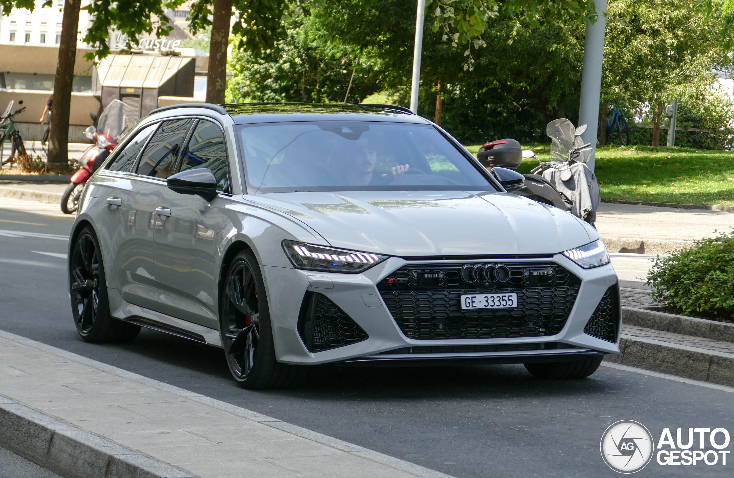 Audi RS6 Avant C8