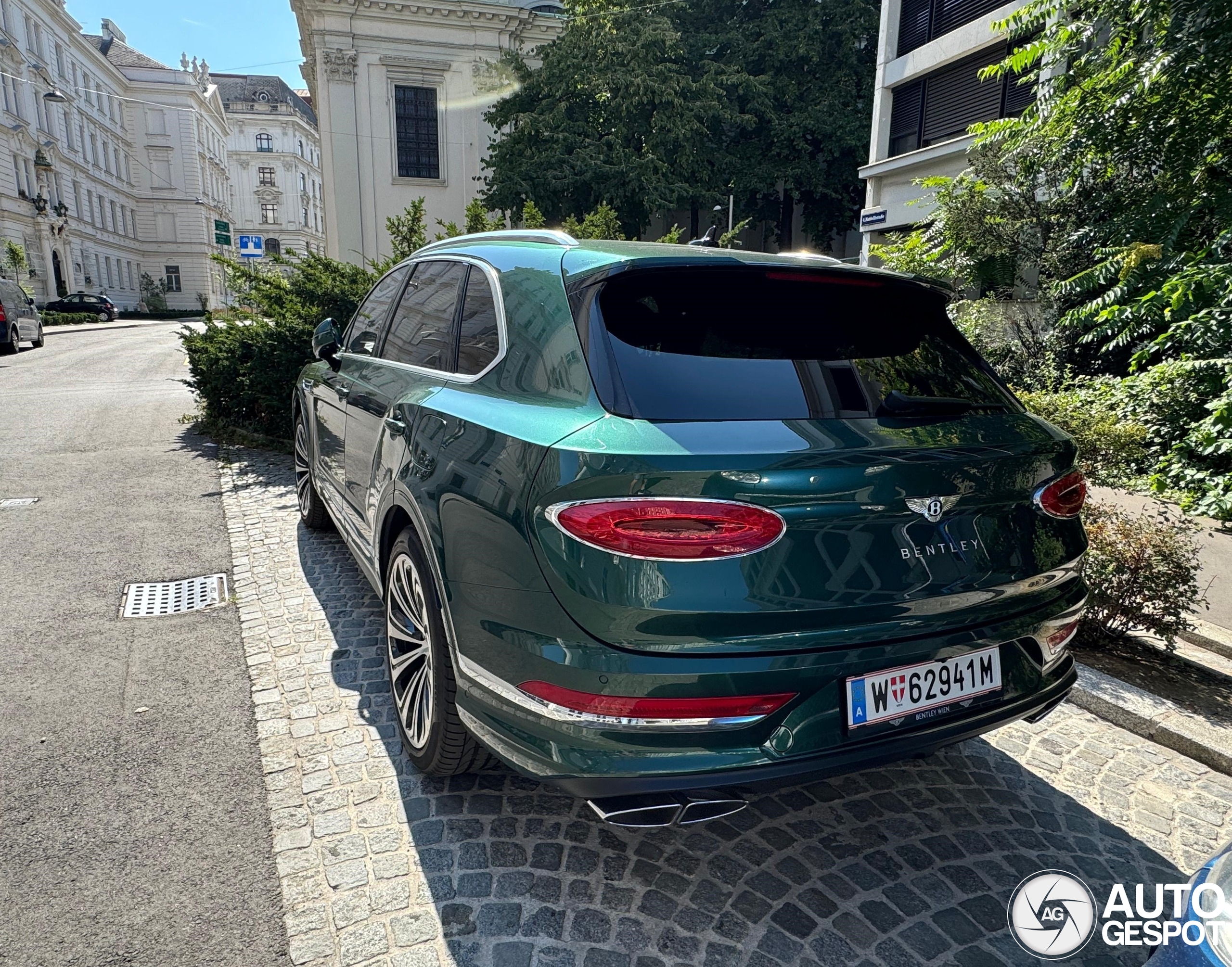 Bentley Bentayga Hybrid 2021