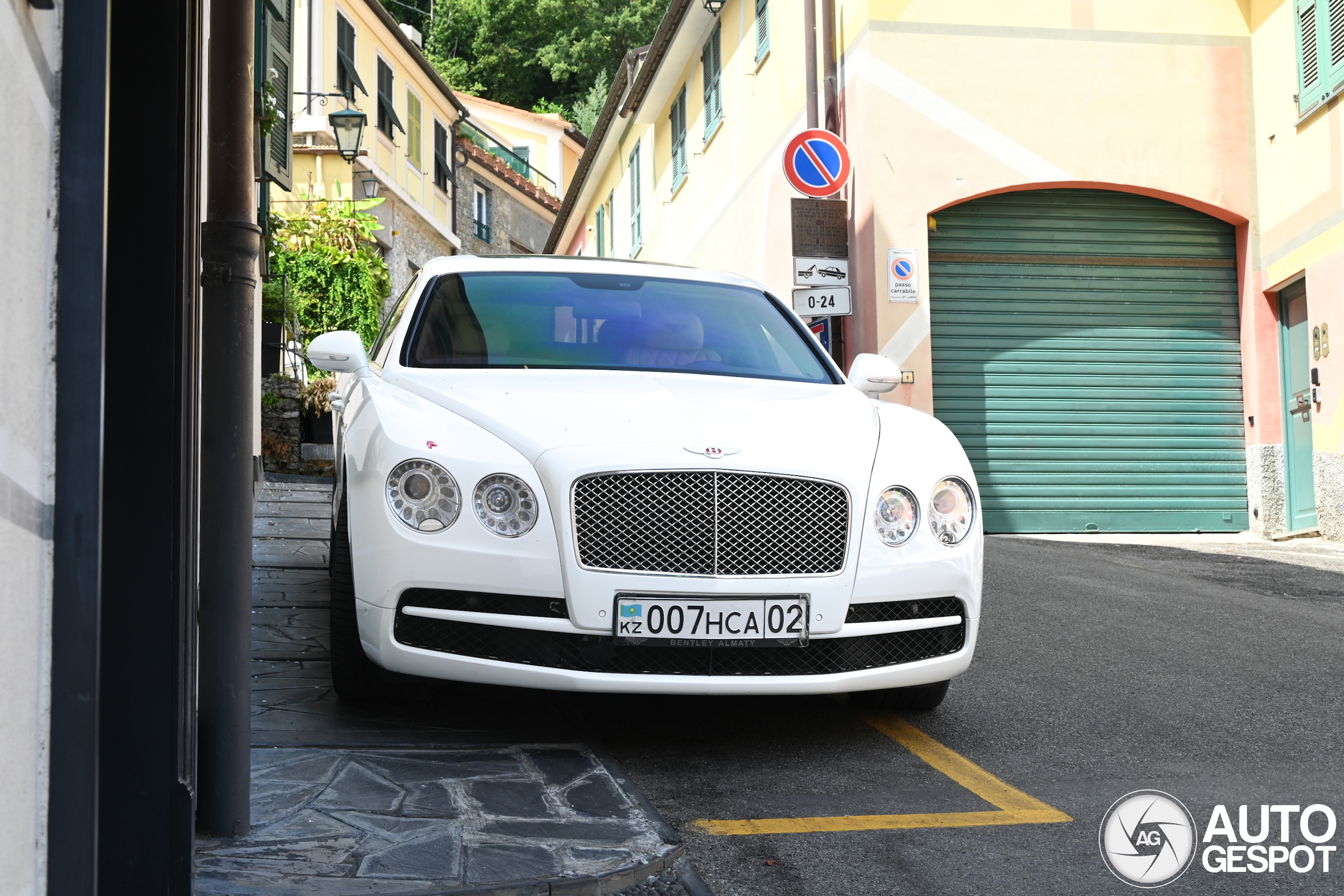 Bentley Flying Spur V8