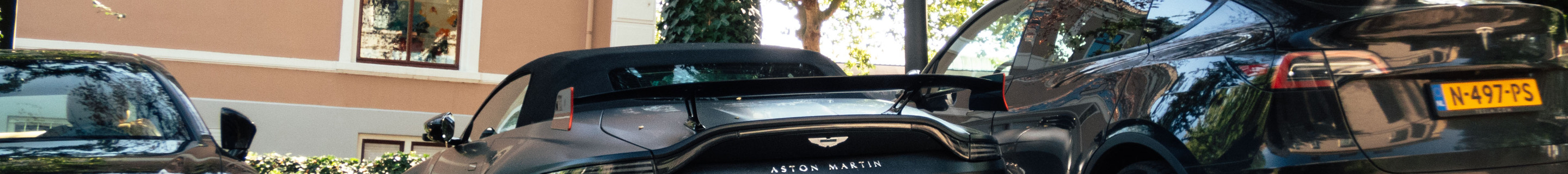 Aston Martin V8 Vantage Formula 1 Edition Roadster