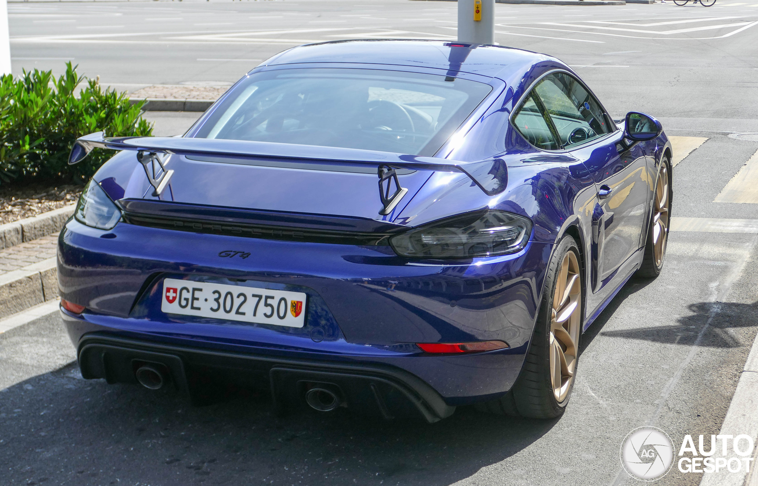 Porsche 718 Cayman GT4