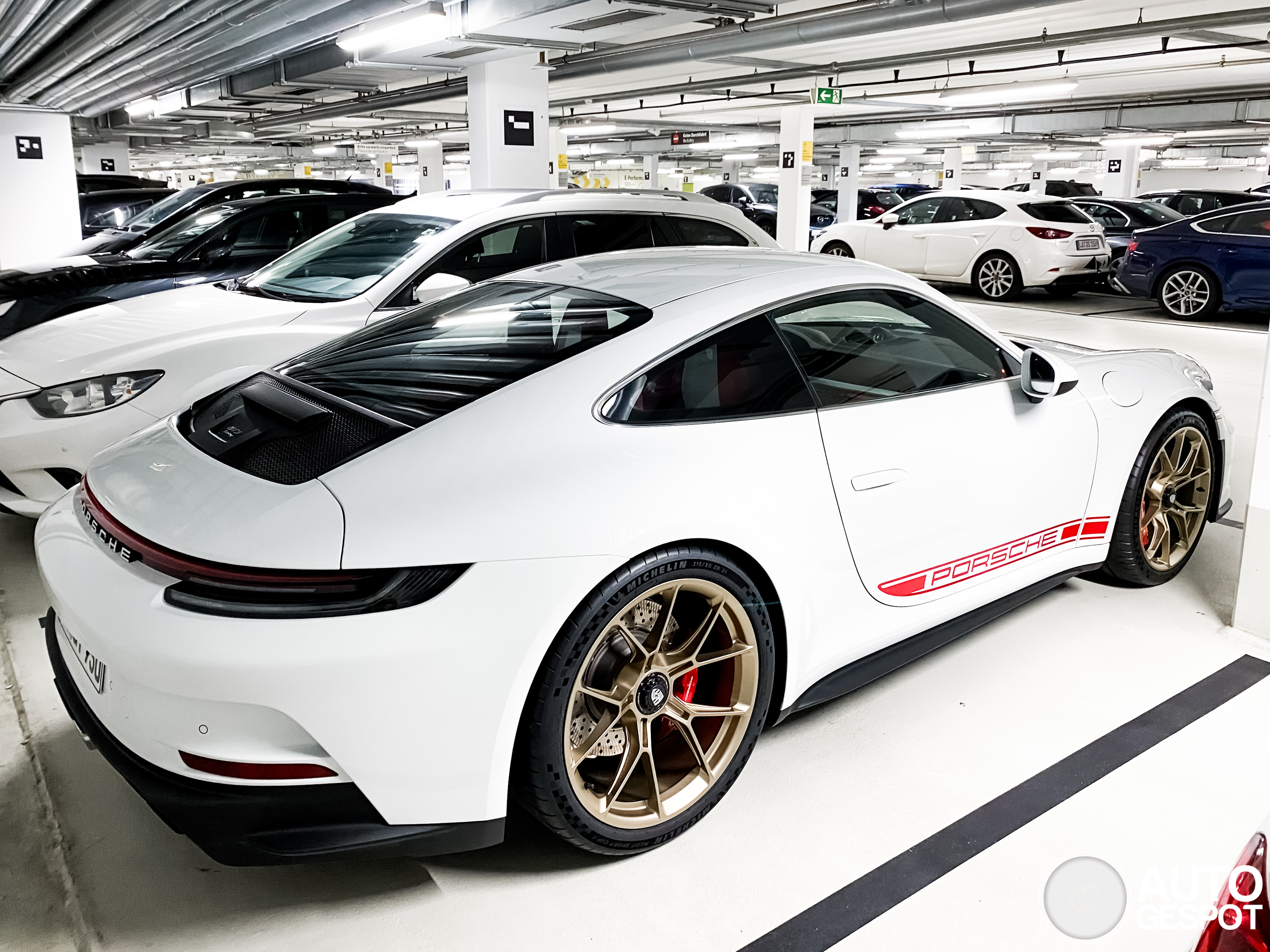 Porsche 992 GT3 Touring