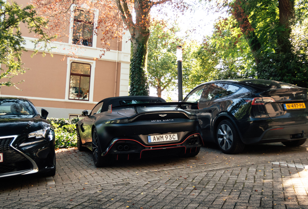 Aston Martin V8 Vantage Formula 1 Edition Roadster