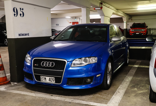 Audi RS4 Sedan