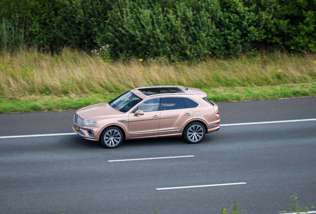 Bentley Bentayga Hybrid 2021