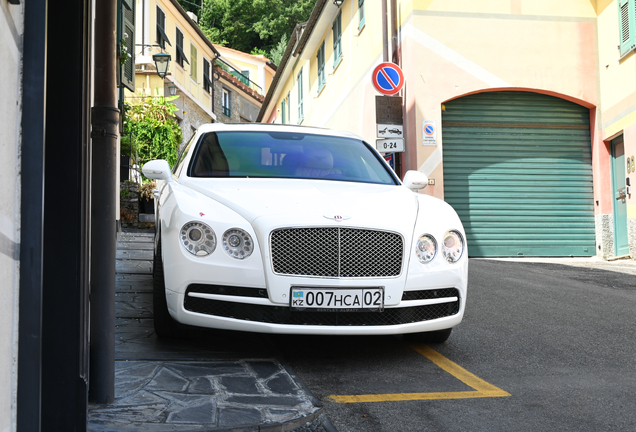 Bentley Flying Spur V8