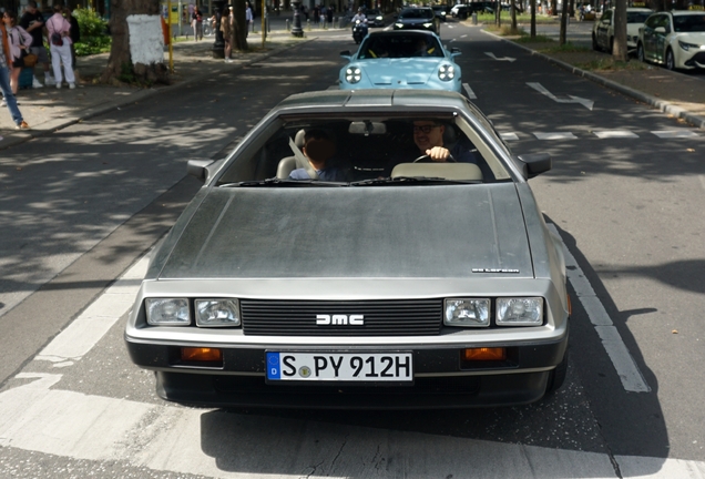 DeLorean DMC-12