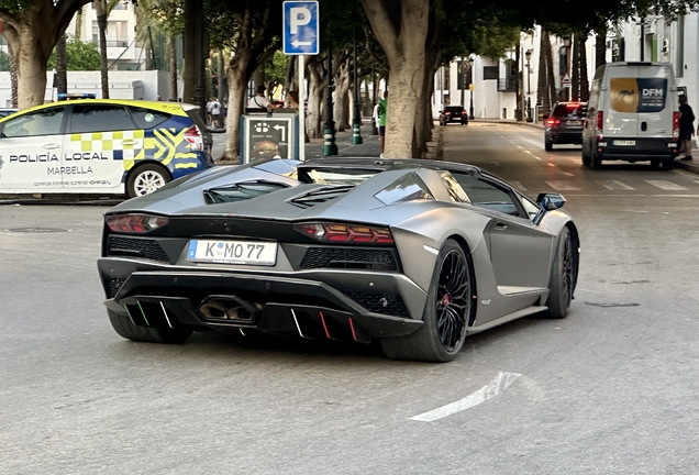 Lamborghini Aventador S LP740-4 Roadster