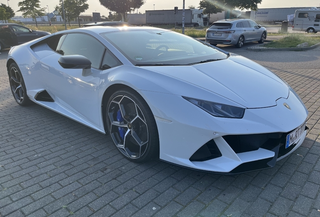 Lamborghini Huracán LP640-4 EVO